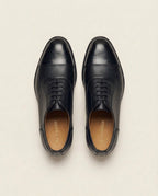 Black Leather Cap-Toe Oxford Shoes – Sleek Formal Lace-Up Shoes