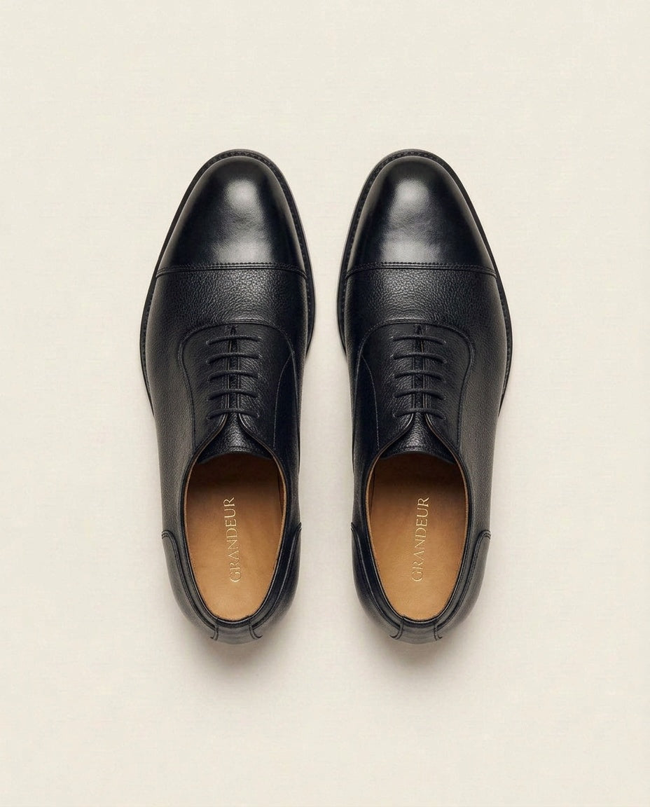 Black Leather Cap-Toe Oxford Shoes – Sleek Formal Lace-Up Shoes